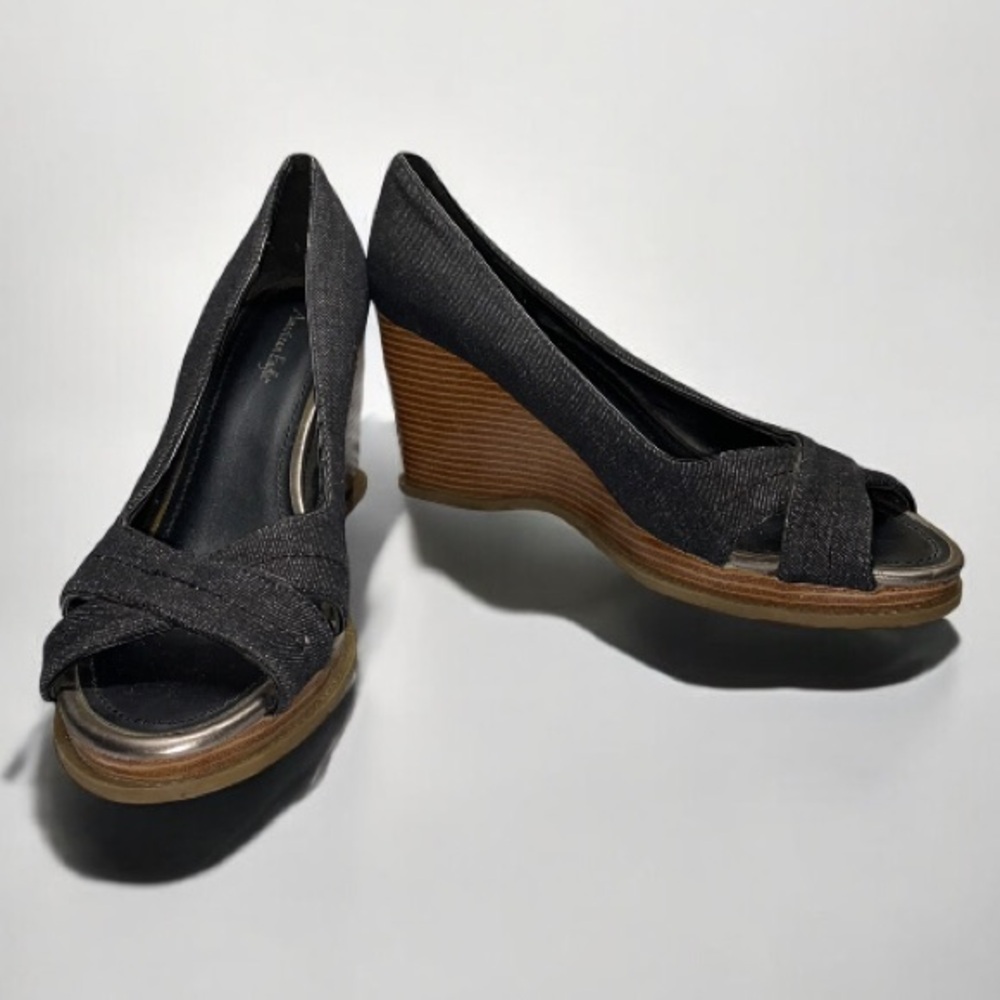 * American eagle size 11 Elegant Black Wedge Heels denim upper 3.5”